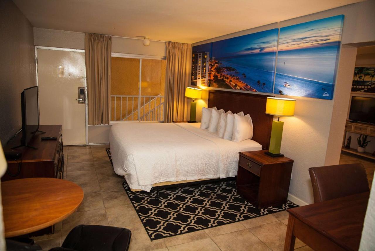 Days Inn By Wyndham Cocoa Cruiseport West At I-95/524 Екстериор снимка