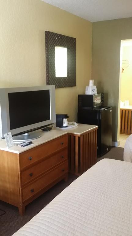 Days Inn By Wyndham Cocoa Cruiseport West At I-95/524 Екстериор снимка