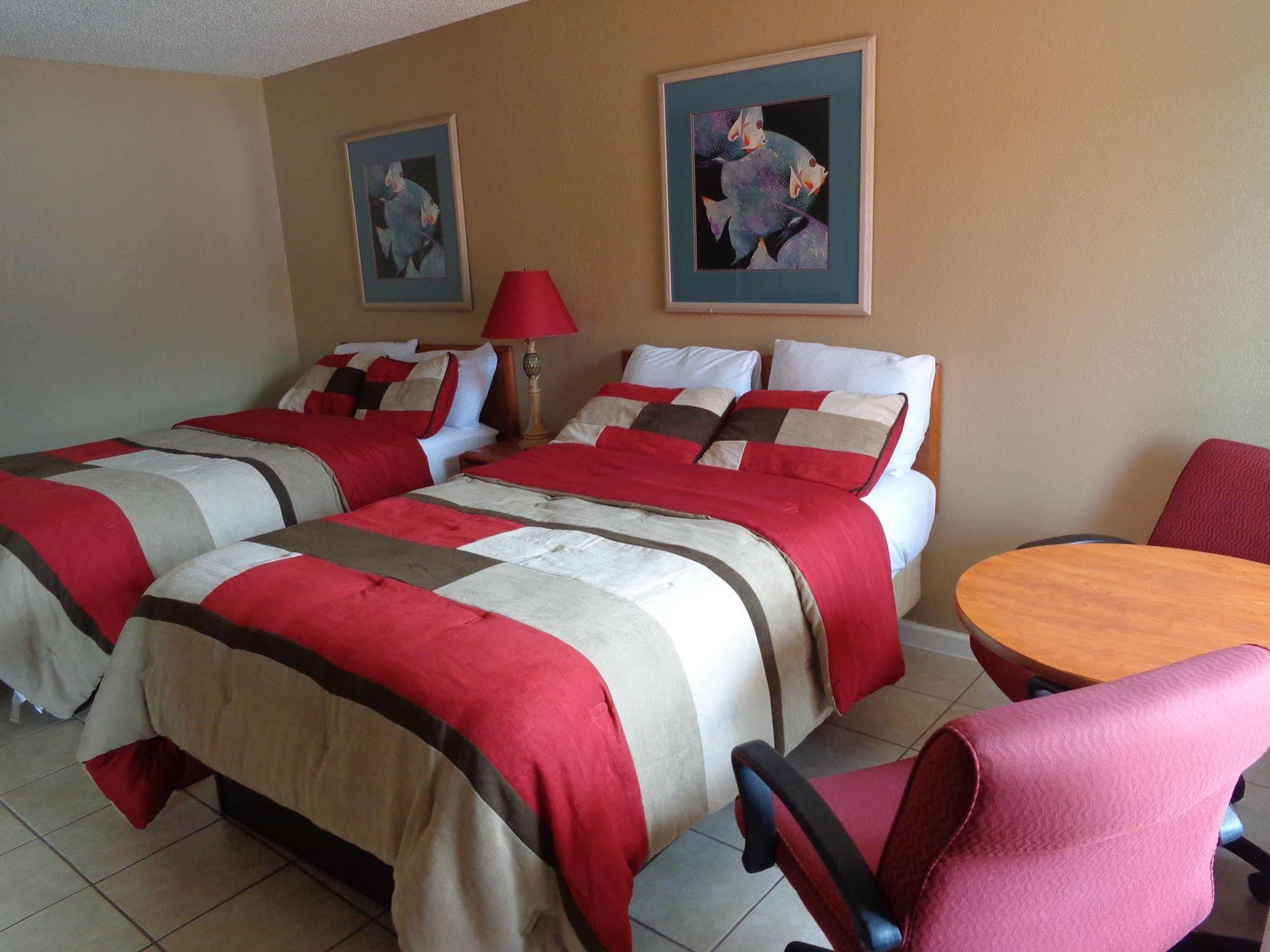 Days Inn By Wyndham Cocoa Cruiseport West At I-95/524 Екстериор снимка